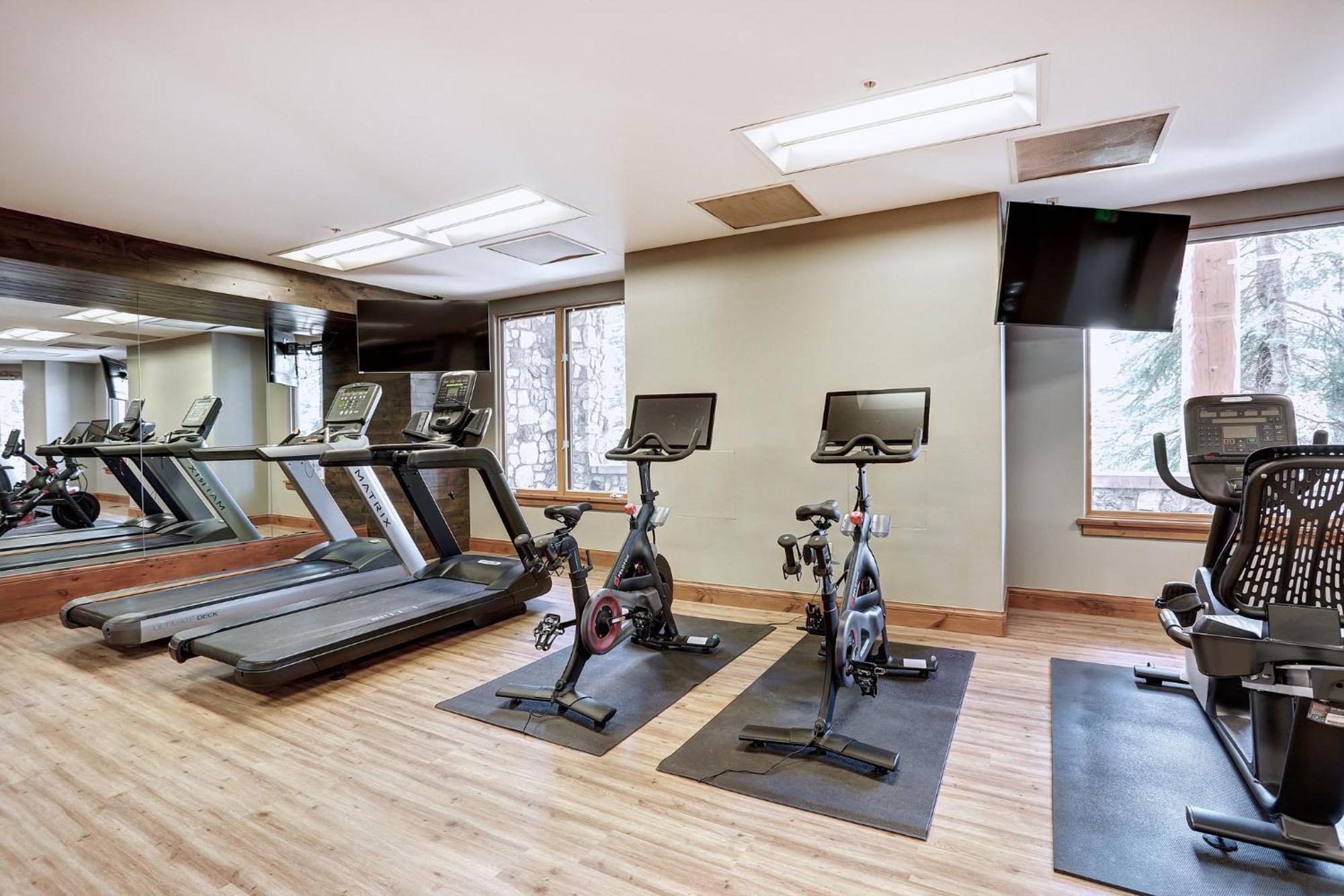 Elkhorn Lodge Ейвън Екстериор снимка