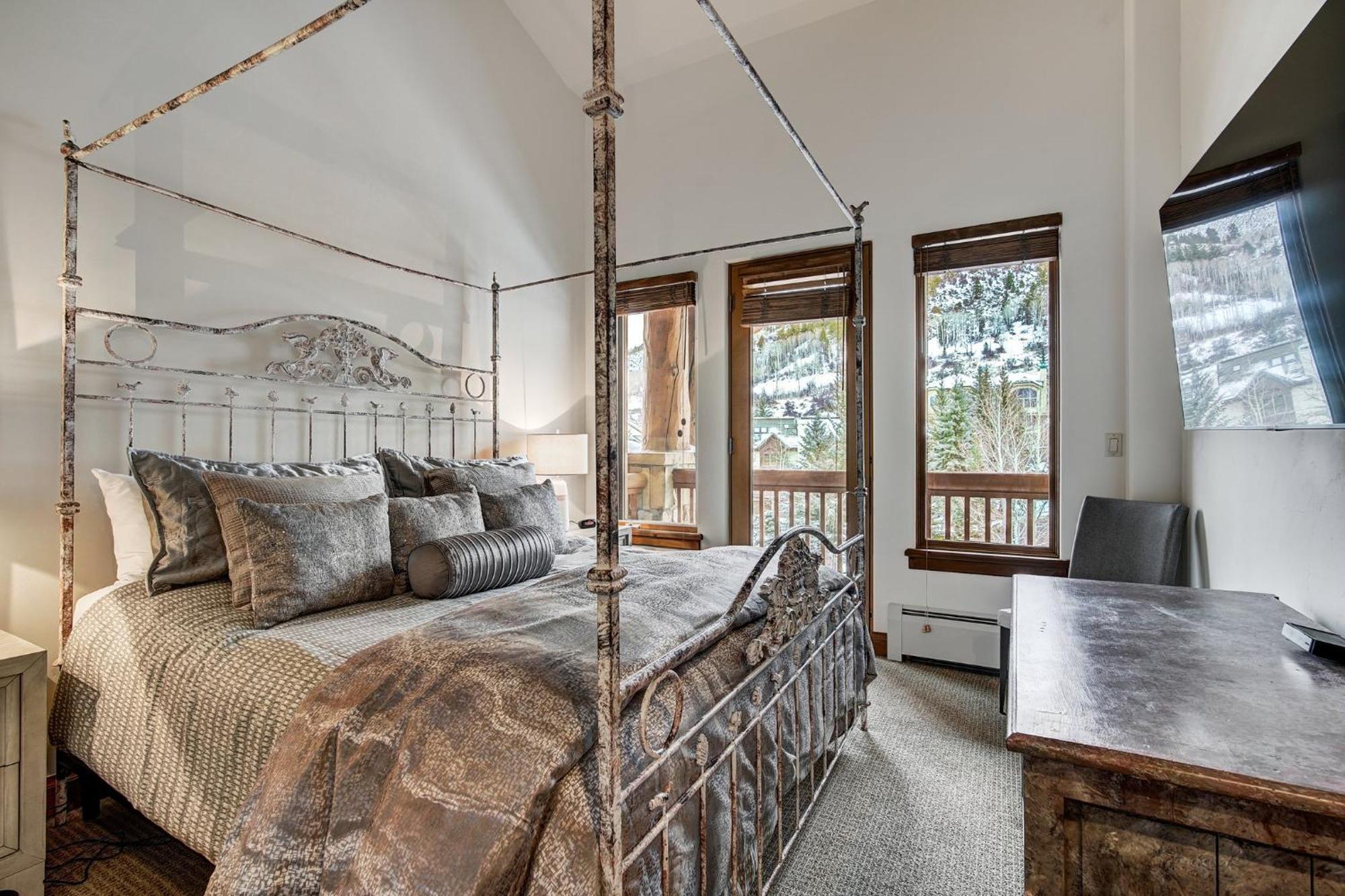 Elkhorn Lodge Ейвън Екстериор снимка