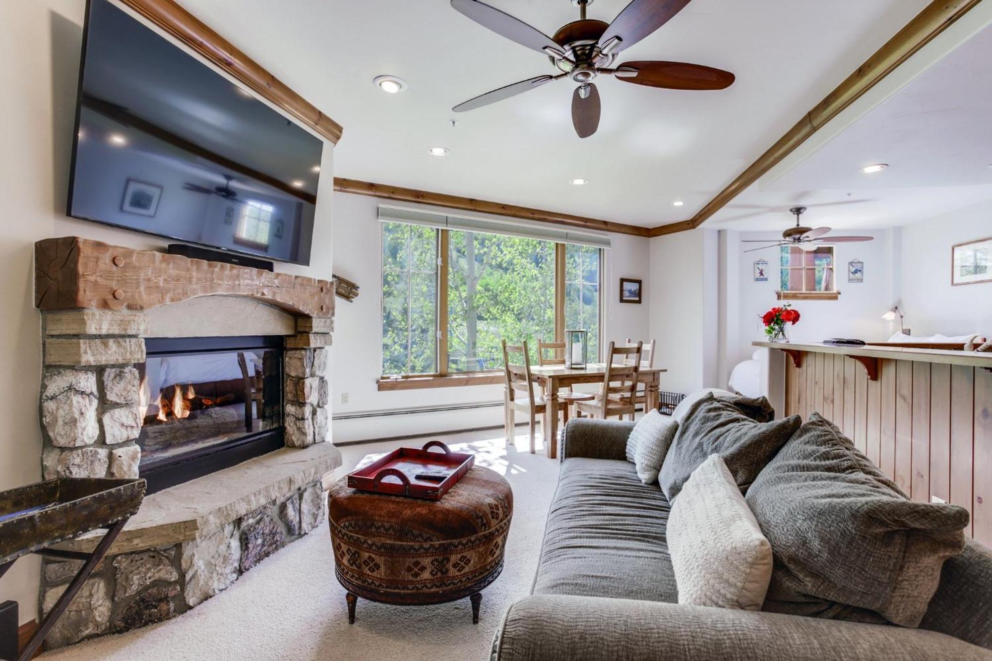 Elkhorn Lodge Ейвън Екстериор снимка