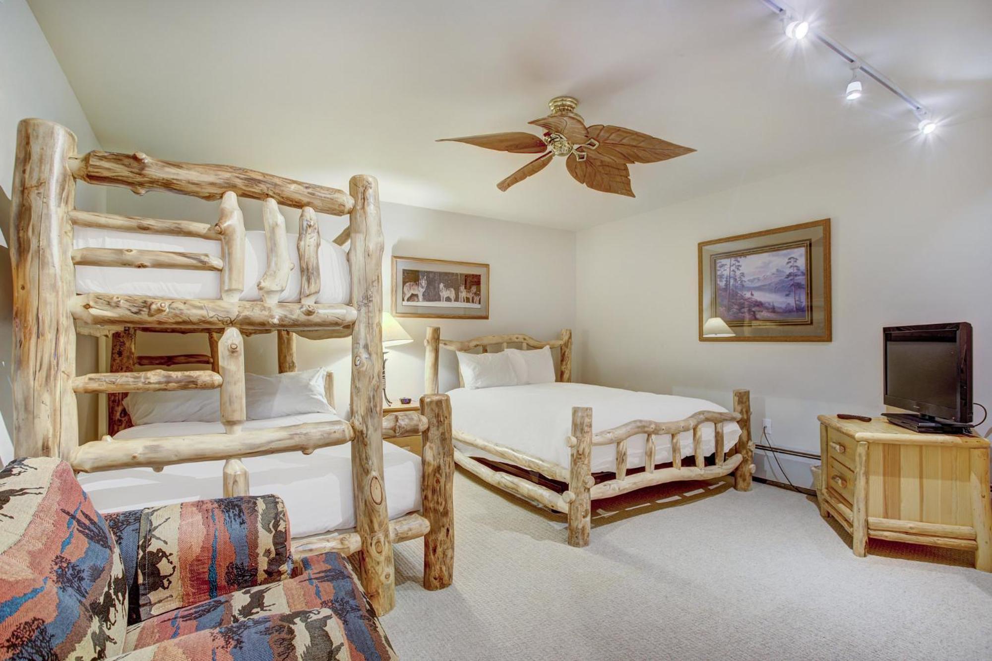 Elkhorn Lodge Ейвън Екстериор снимка